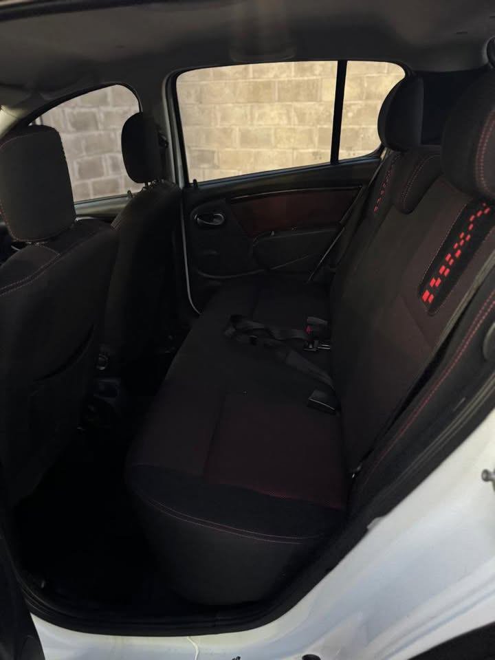 Sandero Stepway 1.6 ano: 2014/2014 Completo - Imagem 5